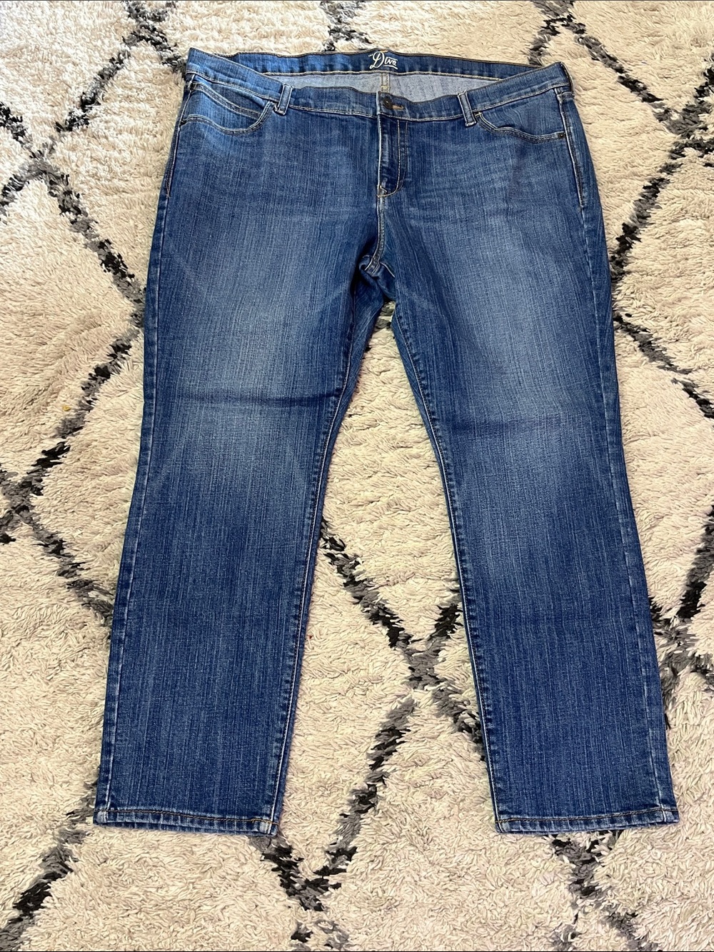 Old Navy Diva Jeans Women’s Size 20 Regular Medium Wash